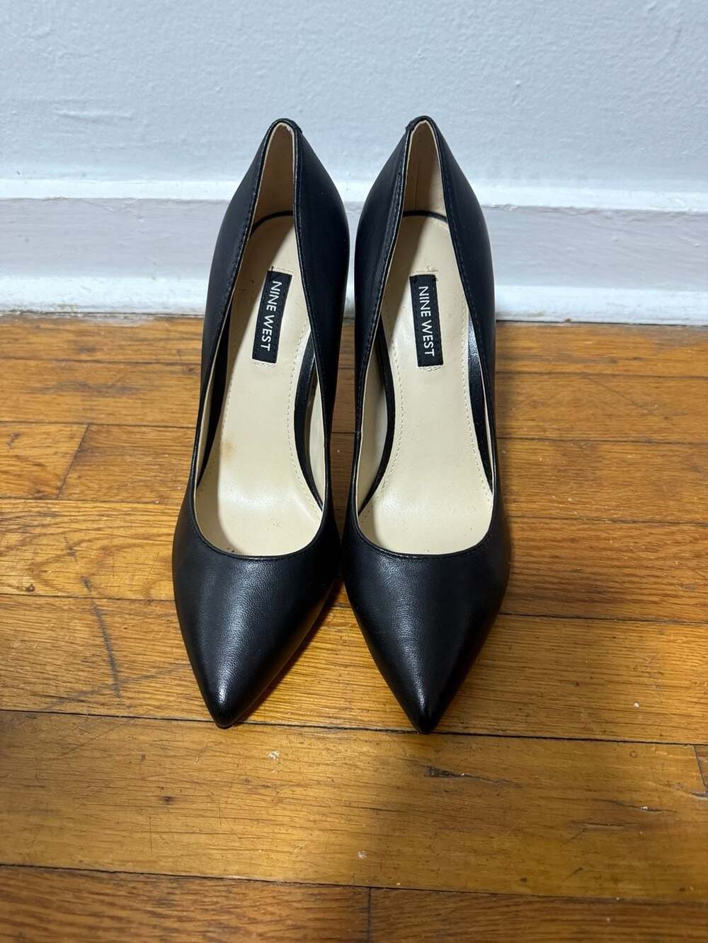 Nine West Ezra Pointy Toe Pumps Size 7M